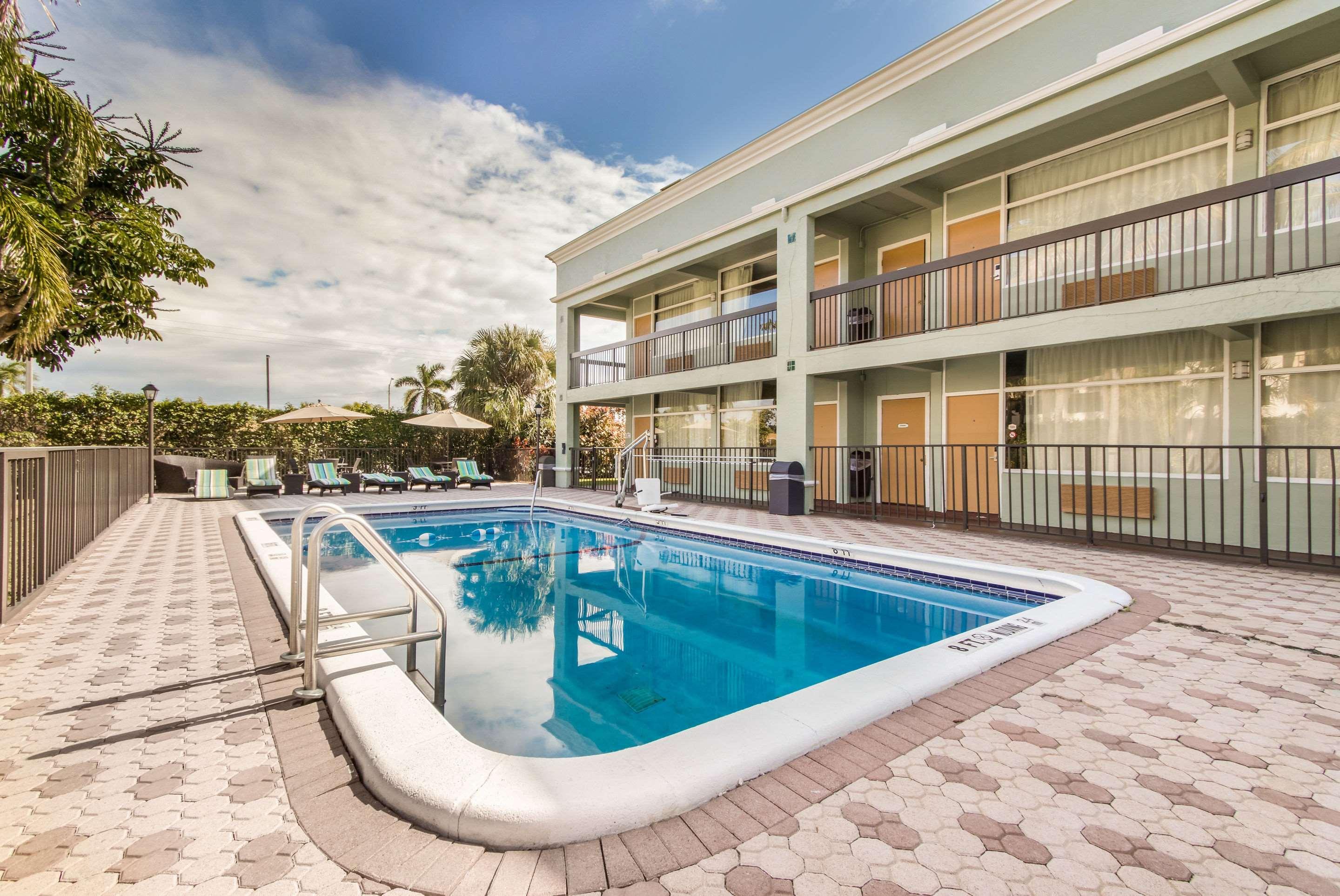Quality Inn Boca Raton University Area Exterior photo